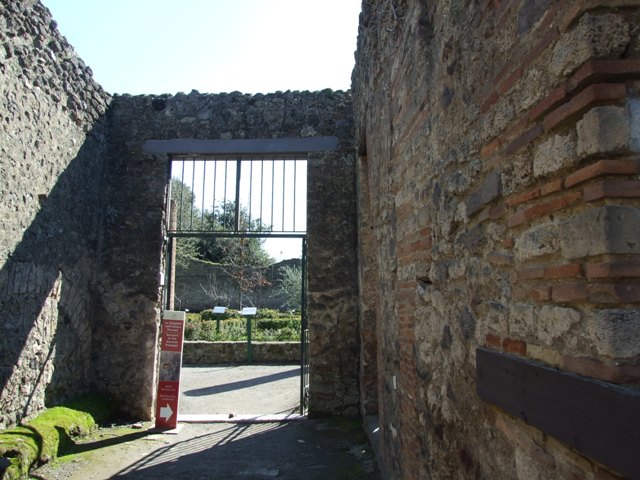 VIII.5.16 Pompeii. December 2006. North Portico, looking south to VIII.5.38