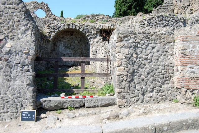 VIII.7.22 Pompeii. June 2009. Threshold. Photo courtesy of Sera Baker.
