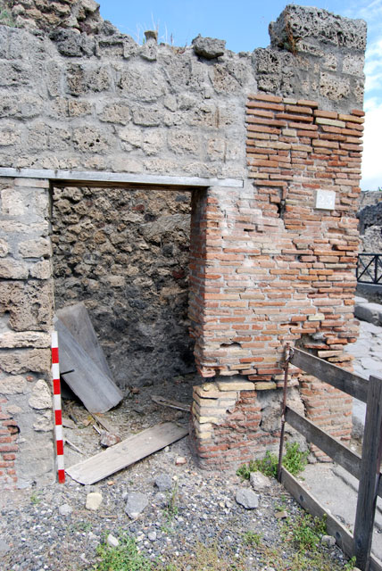 VIII.7.23 Pompeii. June 2009. West wall of small room. Photo courtesy of Sera Baker.