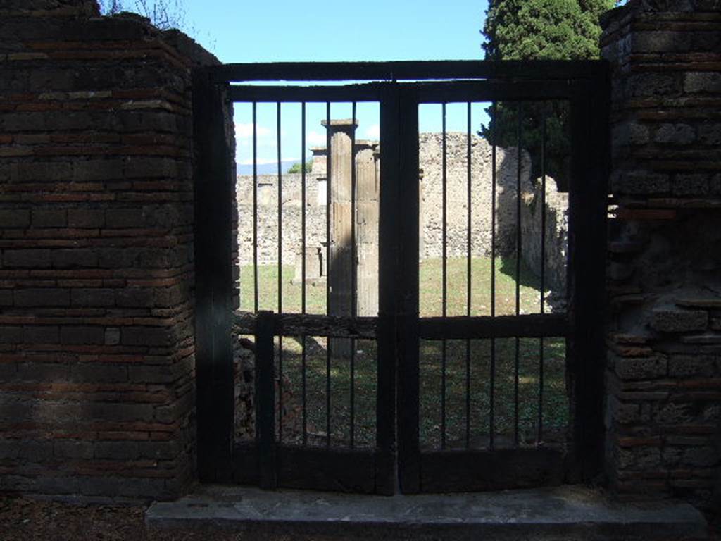 VIII.7.29 Pompeii.  September 2005. Rear entrance to Samnite Palaestra from the Triangular Forum.