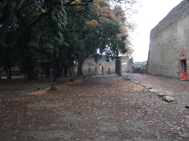 VIII.7.39 Pompeii and walls near Triangular Forum from outside city. May 2006.