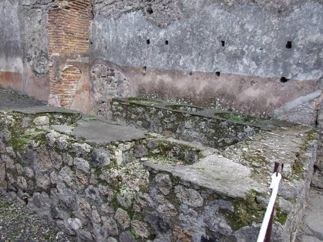 IX.1.8 Pompeii. December 2007. Rear room for the clients, in south-east corner.