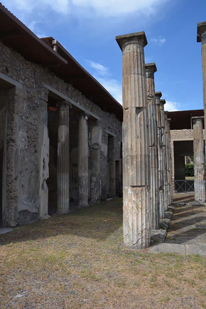 IX.1.20 Pompeii. Pre-1943. Room 2, atrium, looking north along west side. Photo by Tatiana Warscher.
See Warscher, T. Codex Topographicus Pompeianus, IX.1. (1943), Swedish Institute, Rome. (no.78), p. 147.
