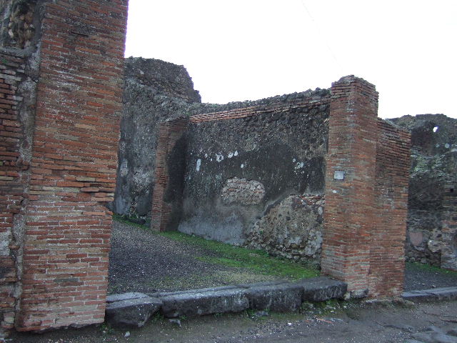 IX.2.5 Pompeii. March 2009. North wall of triclinium.