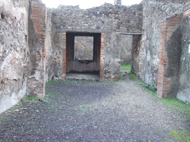 IX.2.5 Pompeii. December 2005. Triclinium. East wall and south east corner.