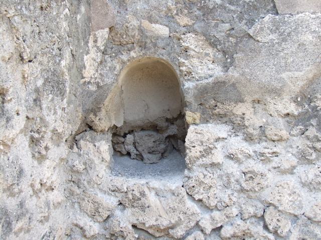 IX.2.17 Pompeii.  March 2009.  Room 7, Exedra.
