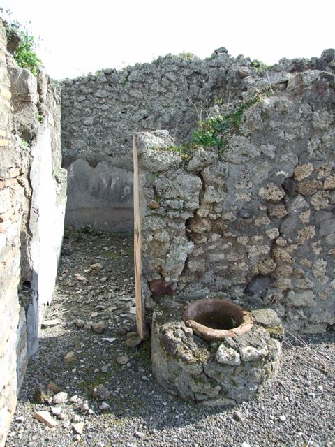 IX.2.18 Pompeii. March 2009. Doorway to Room 8, Kitchen.