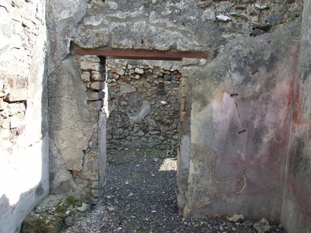IX.2.18 Pompeii. March 2009. Room 11, south side of east portico in garden area..