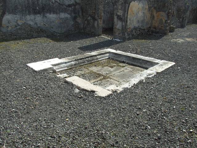 IX.2.18 Pompeii. March 2009.  Room 3.  Triclinium, West wall, with door and window to Atrium.