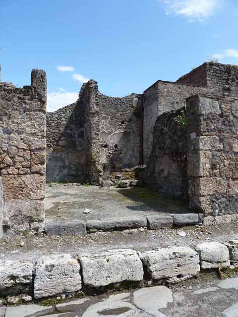 IX.3.3 Pompeii. May 2005. Entrance.