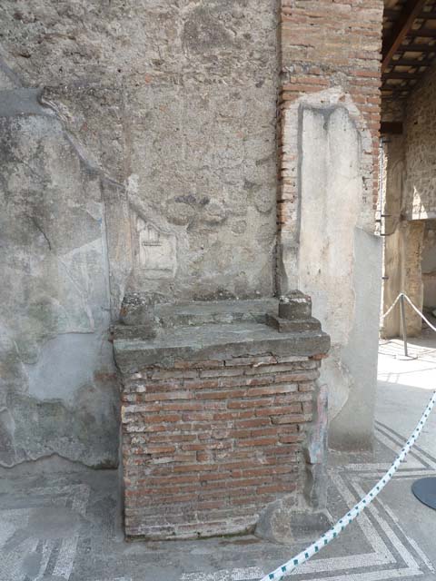 IX.3.5 Pompeii.  March 2009.  Room 18.  South wall with window.