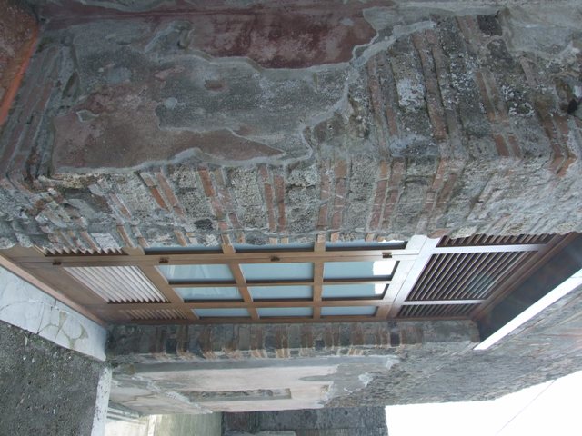 IX.3.5 Pompeii.  March 2009.  Room 26.  White marble steps of waterfall.