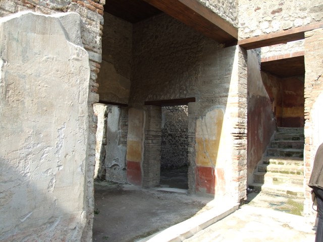 IX.3.5 Pompeii. March 2009. Room 5, painted figure from north end of east wall.