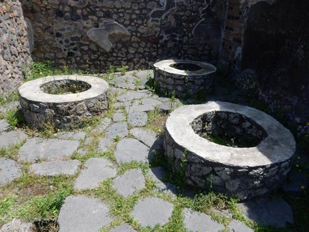 IX.3.12 Pompeii. May 2018. Detail of mills. Photo courtesy of Buzz Ferebee.