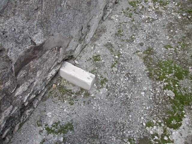 IX.3.15 Pompeii. March 2009. Room 1. Recess under stairs.