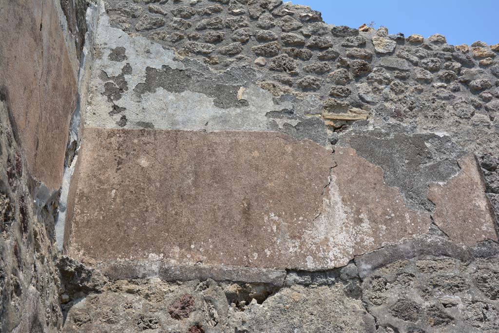 IX.5.17/6 Pompeii. May 2017. Room x, detail from upper east wall in north-east corner.
Foto Christian Beck, ERC Grant 681269 DCOR.
