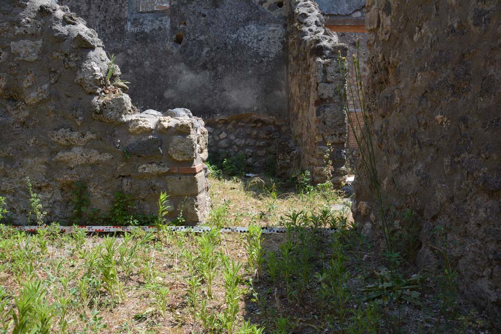 IX.5.17/6 Pompeii. May 2017. Room x, looking towards south wall with doorway to room q, and corridor y.
Foto Christian Beck, ERC Grant 681269 DCOR.

