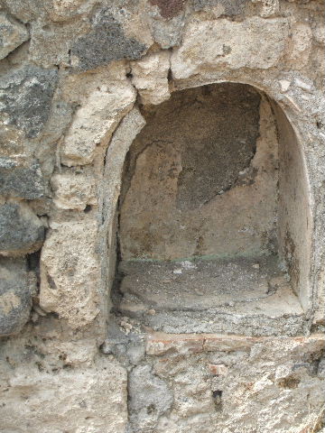 IX.6.8 Pompeii. May 2005. Room on north side of atrium.