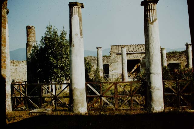 IX.8.6 Pompeii. September 2004. Room in north east corner of peristyle.