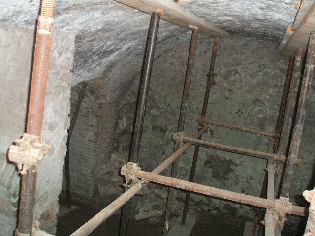 IX.8.6 Pompeii. March 2009.  Room 25. East wall.