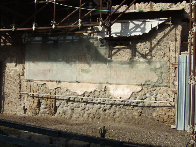 IX.12.6 Pompeii. March 2009. Room 9, south-east corner.



