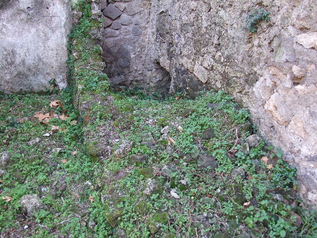 HGE12 Pompeii. December 2006. Doorway to room on north side, in north-east corner of Villa.