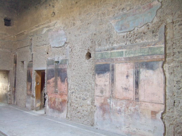 Villa of Mysteries, Pompeii. May 2006. Room 64, north wall of atrium.

