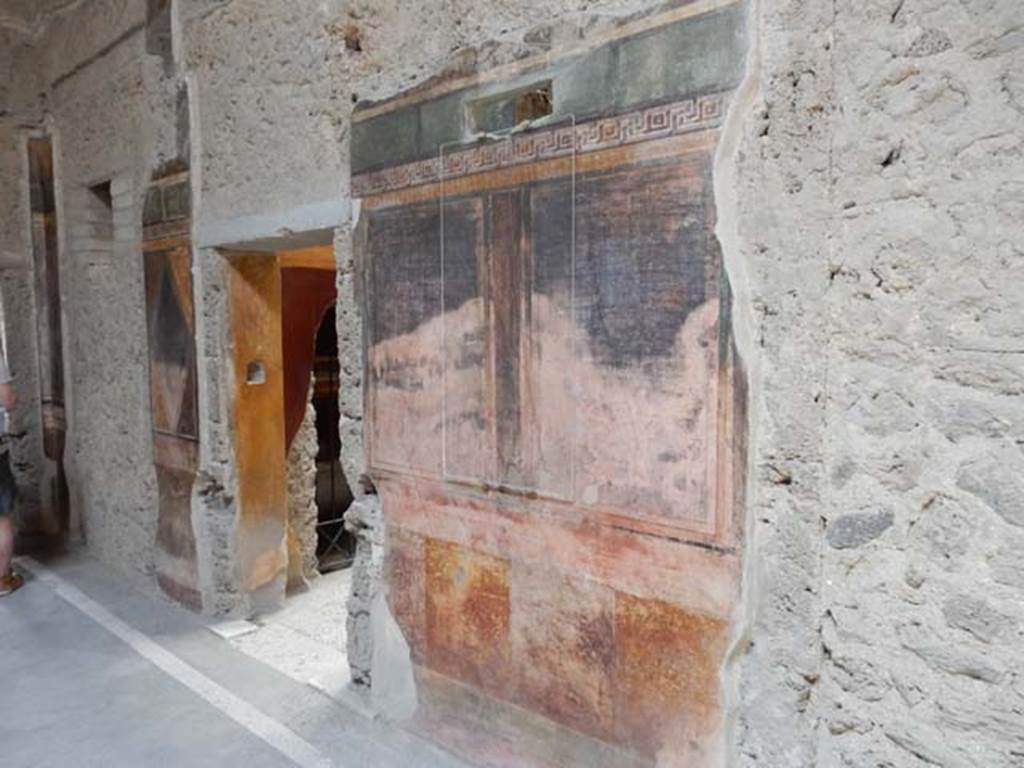 Villa of Mysteries, Pompeii. May 2006. Room 64, north wall. Location of figurative graffiti and head of old man.