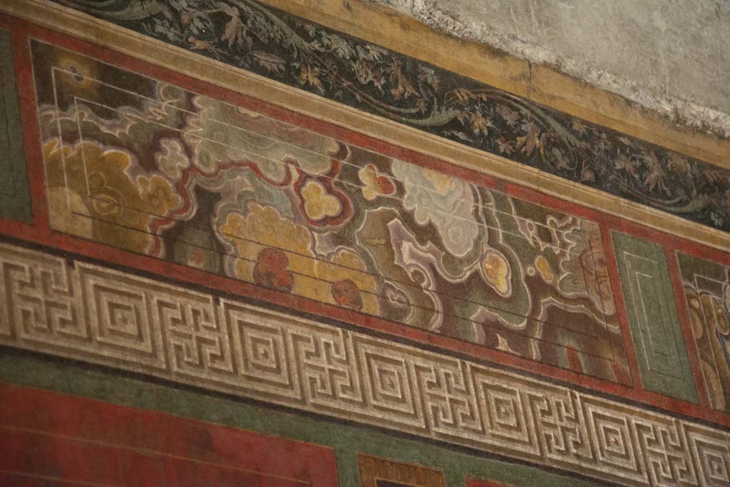 Villa of Mysteries, Pompeii. March 2019. Room 5, detail from upper north wall.
Foto Annette Haug, ERC Grant 681269 DÉCOR.
