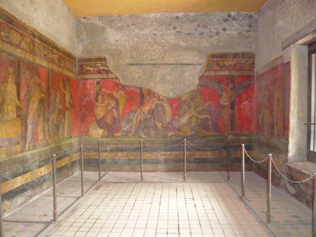 Villa of Mysteries, Pompeii. May 2010. Room 5, detail from east wall.