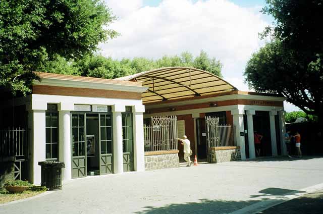 Piazza Anfiteatro. 1944. East building of entrance to Pompei Scavi. Photo courtesy of Rick Bauer.