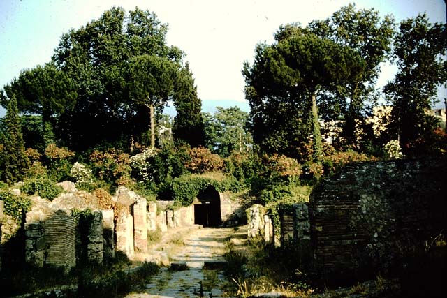 Porta Stabia. About 1900. Looking north along Via Stabiana, past VIII.7 on left. Photo courtesy of Rick Bauer.