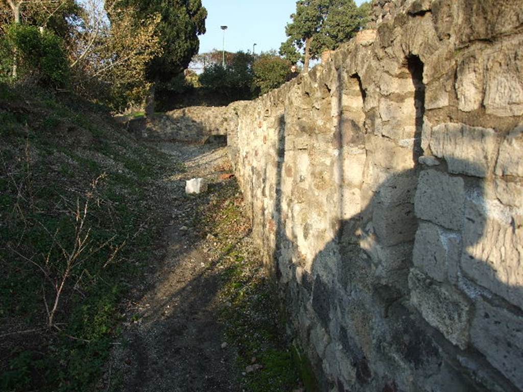 Via dei Sepolcri. December 2006. The site of the Via Pomeriale with HGW4a to right.