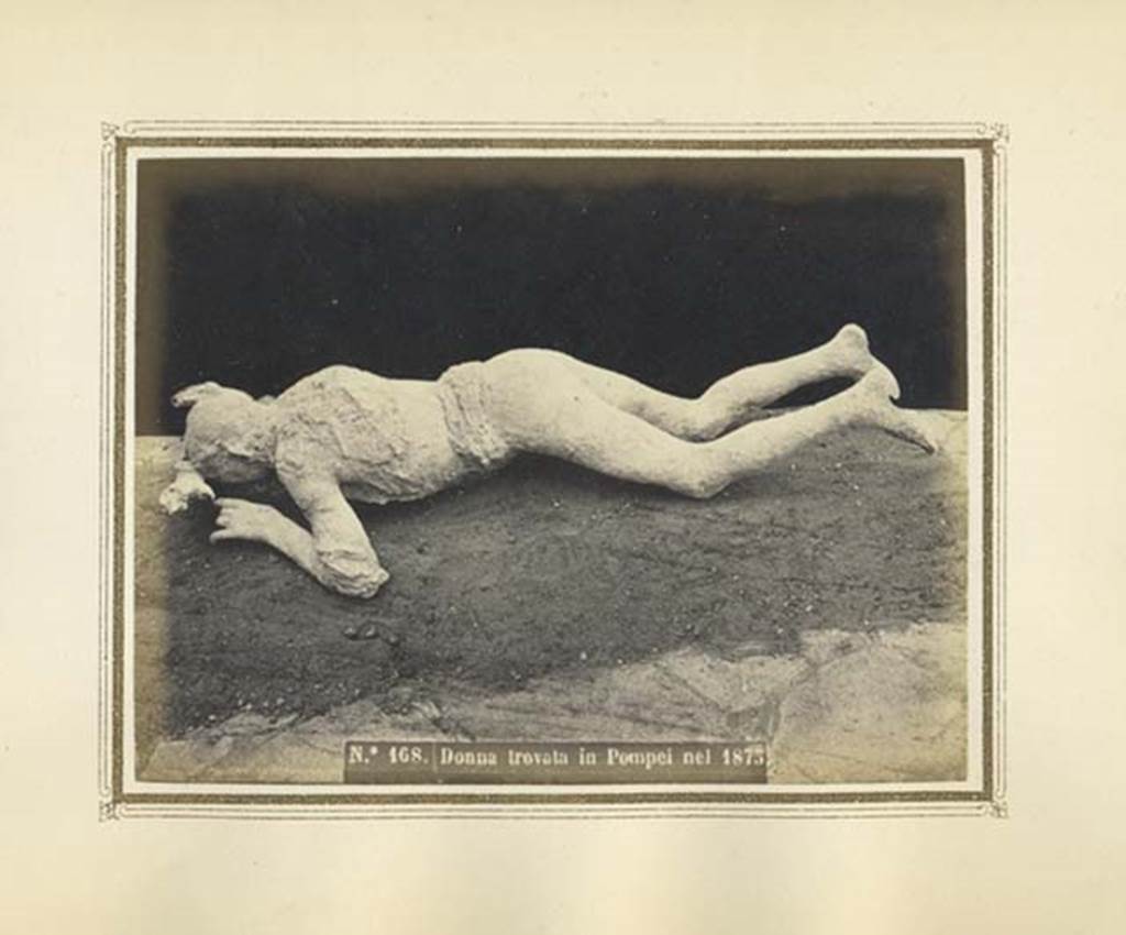 Pompeii, plaster cast of victim numbered 10, found 23rd April 1875.  Undated photograph by Rive numbered 168. Photo courtesy of Rick Bauer.
