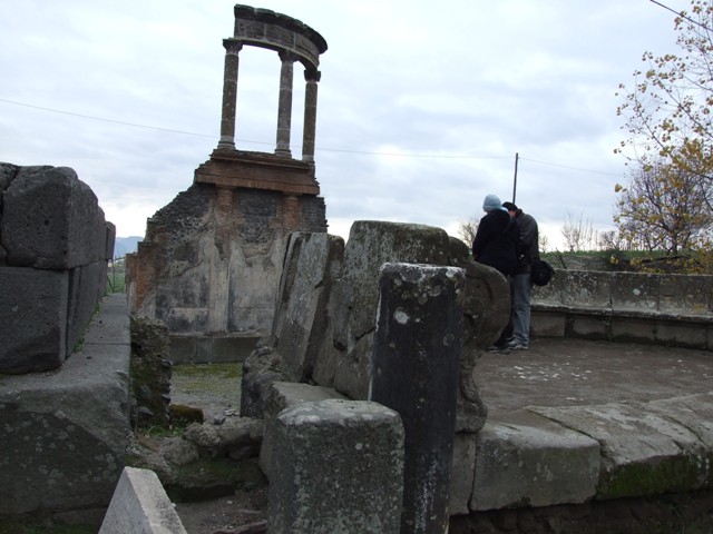 HGW03 Pompeii. December 2006. Boundary stone of tomb.  