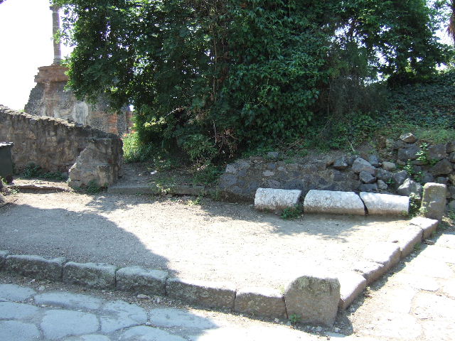 HGW05 Pompeii. May 2005. Entrance.