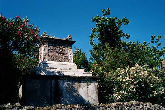 HGW16 Sepolcro di Servilia, Sepolcro della seconda Tyche, Tomb of Tyche