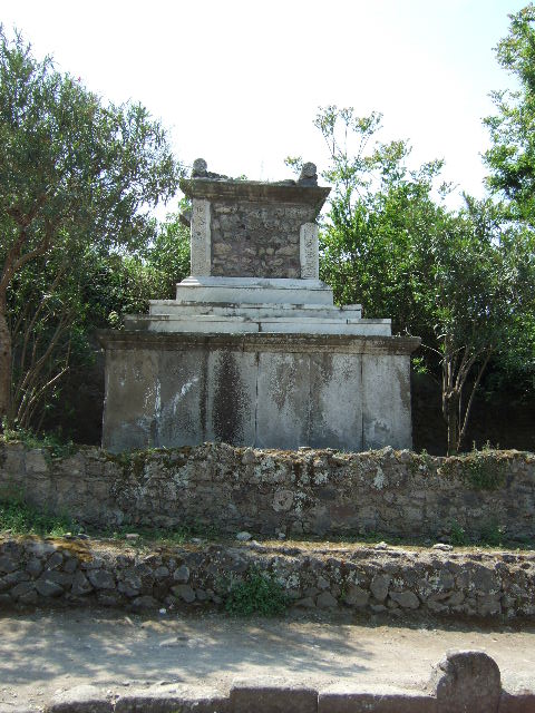 HGW16 Sepolcro di Servilia, Sepolcro della seconda Tyche, Tomb of Tyche