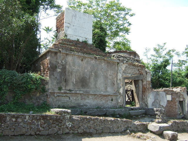 HGW17 Tomba di Scauro. Tomb of Ampliatus? 