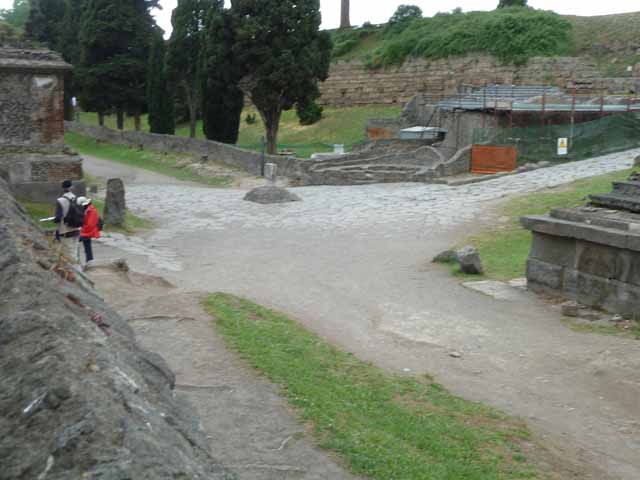 Pompeii Porta Nocera. Tomb 1ES. Looking west towards 1ES, from 3ES. May 2010.