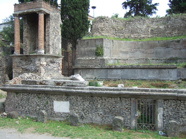 Pompeii Porta Nocera Tombs 11OS and 9OS. Photographed 1970-79 by Günther Einhorn, picture courtesy of his son Ralf Einhorn.
