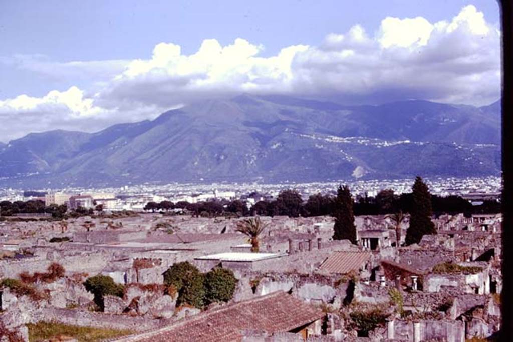 T11 Pompeii. Tower XI. 1978. Looking south-east. Photo by Stanley A. Jashemski.   
Source: The Wilhelmina and Stanley A. Jashemski archive in the University of Maryland Library, Special Collections (See collection page) and made available under the Creative Commons Attribution-Non Commercial License v.4. See Licence and use details. J78f0194
