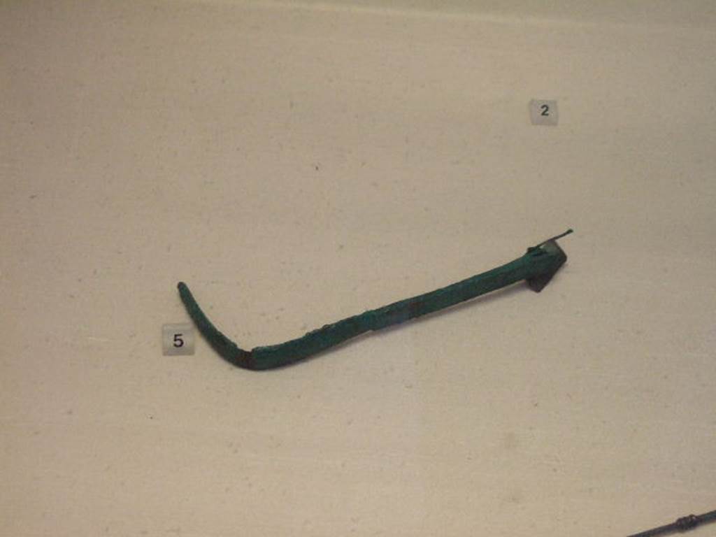 I.2.10 Pompeii. Found in atrium. Strigile. Now in Naples Archaeological Museum. Inventory number: 110700.