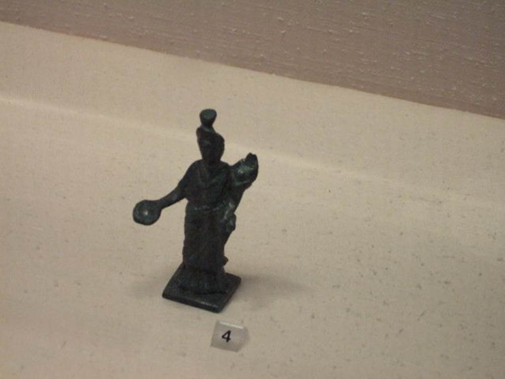 I.2.10 Pompeii. Found in Tablinum. Statue of Tyche/Fortuna. It is possibly from the niche in the garden dedicated to the household gods. Now in Naples Archaeological Museum. Inventory number: 109745.