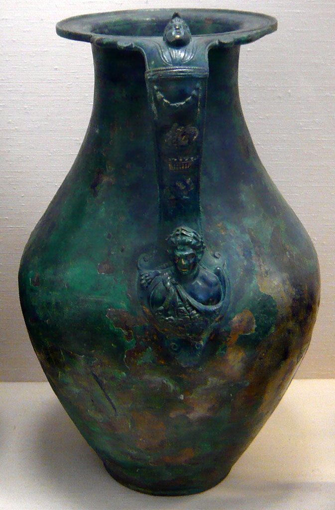 I.2.10 Pompeii. Bronze jug found in atrium.
Now in Naples Archaeological Museum. Inventory number 109700.