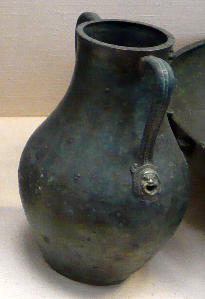 I.2.10 Pompeii. Bronze amphora found in atrium.
Now in Naples Archaeological Museum. Inventory number 110052.