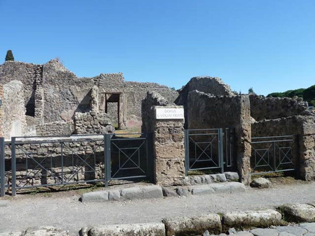 I.2.10 Pompeii, centre right. September 2015. Looking east to entrance doorways on Via Stabiana. I.2.11 is on the left, then I.2.10 linked with I.2.9, on the right.