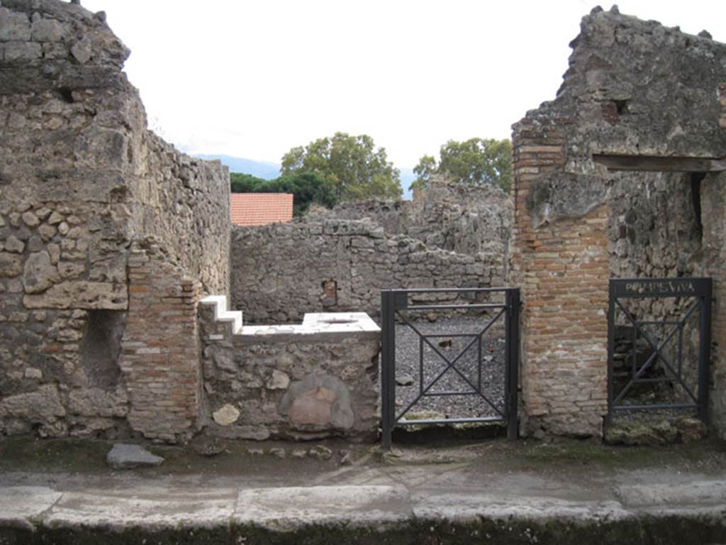 I.3.22 Pompeii. September 2010. Looking south to entrance doorway. Photo courtesy of Drew Baker.
