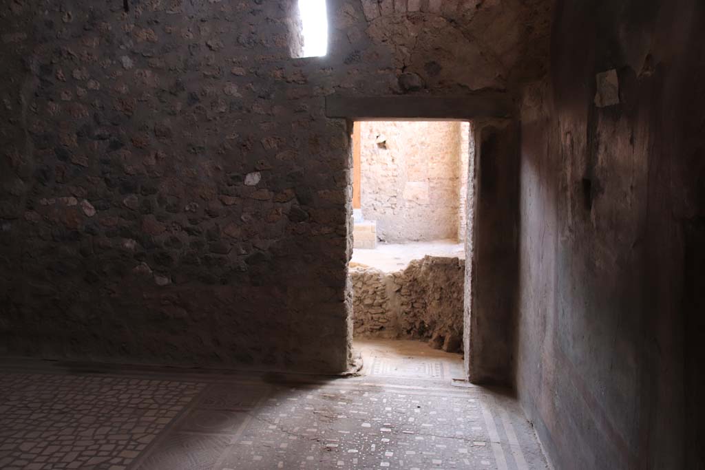 I.6.2 Pompeii. September 2019. Looking south across oecus/triclinium from doorway into east wing of cryptoporticus.
Photo courtesy of Klaus Heese.