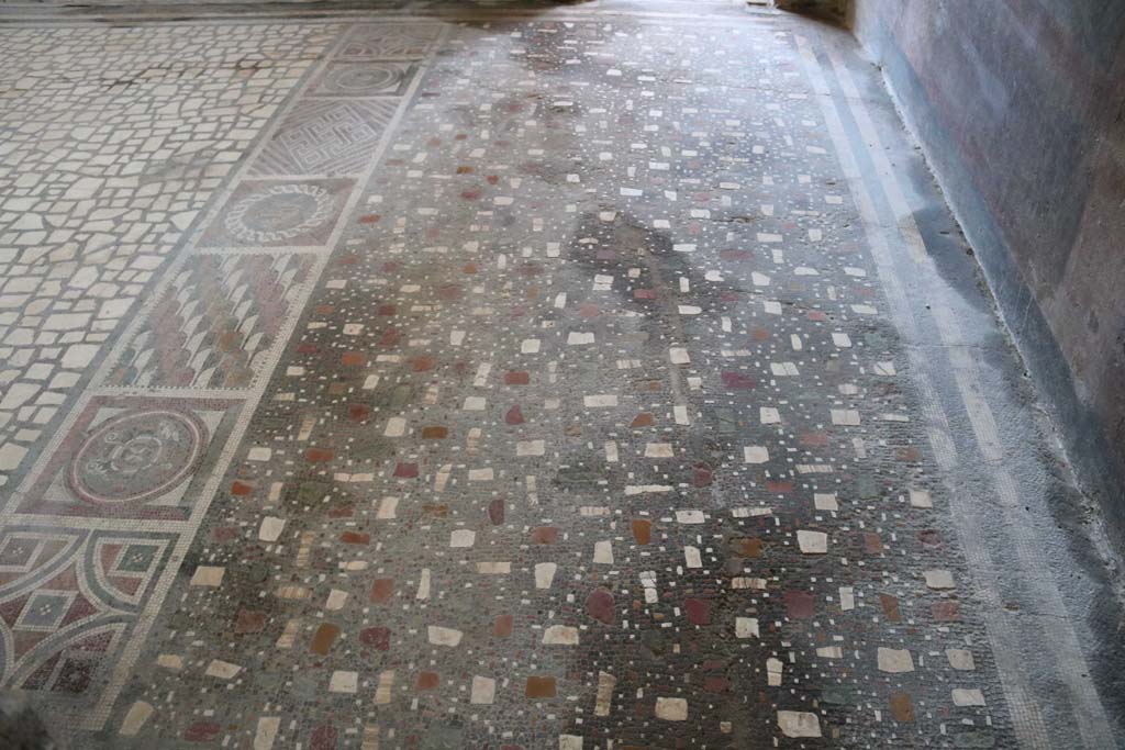 I.6.2 Pompeii. December 2018. Detail of flooring. Photo courtesy of Aude Durand.